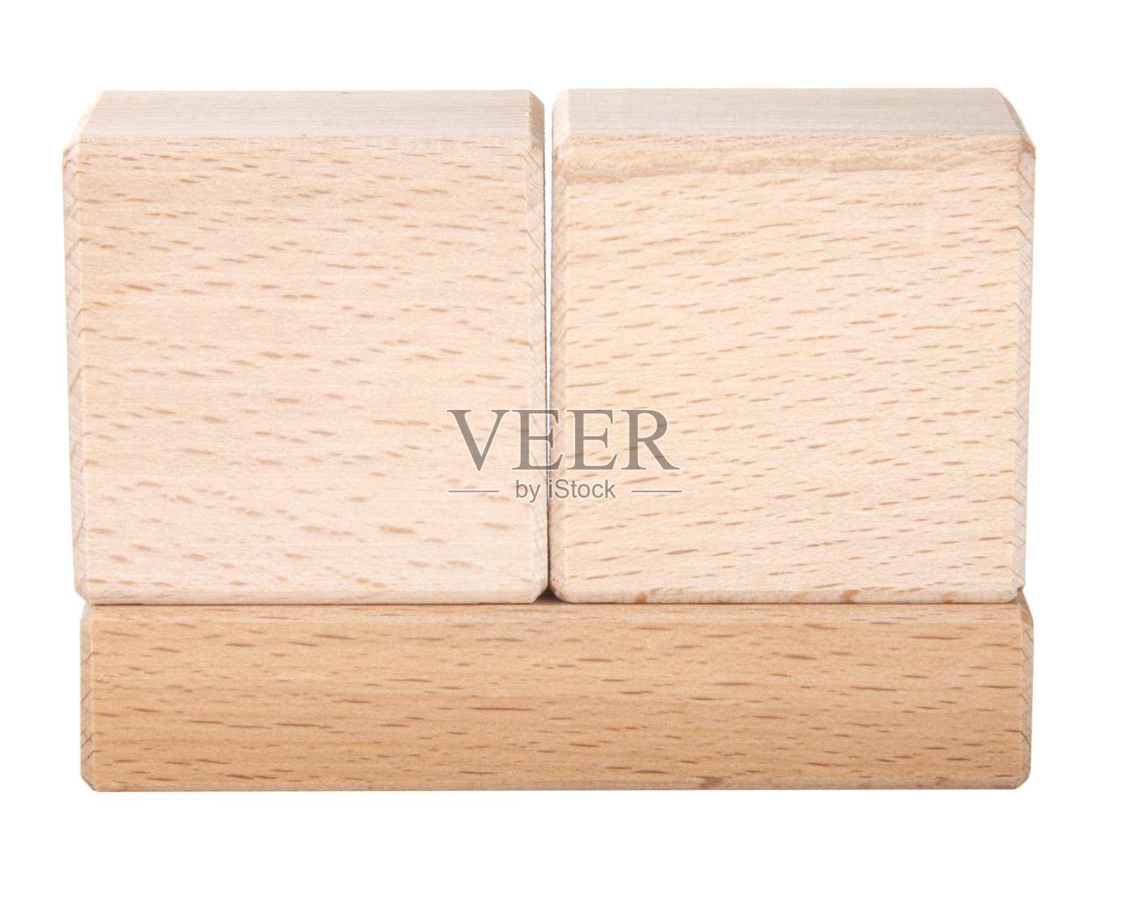 一块砖上的两个木立方体在白色上形成了孤立的结构照片摄影图片