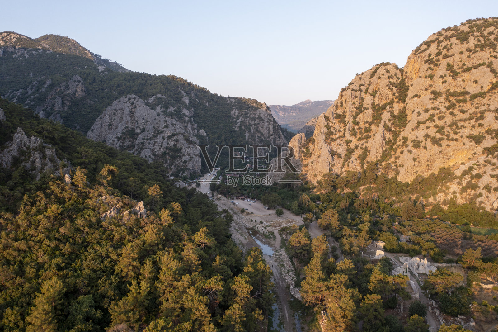 安塔利亚市奥林匹亚和西拉利的鸟瞰图照片摄影图片
