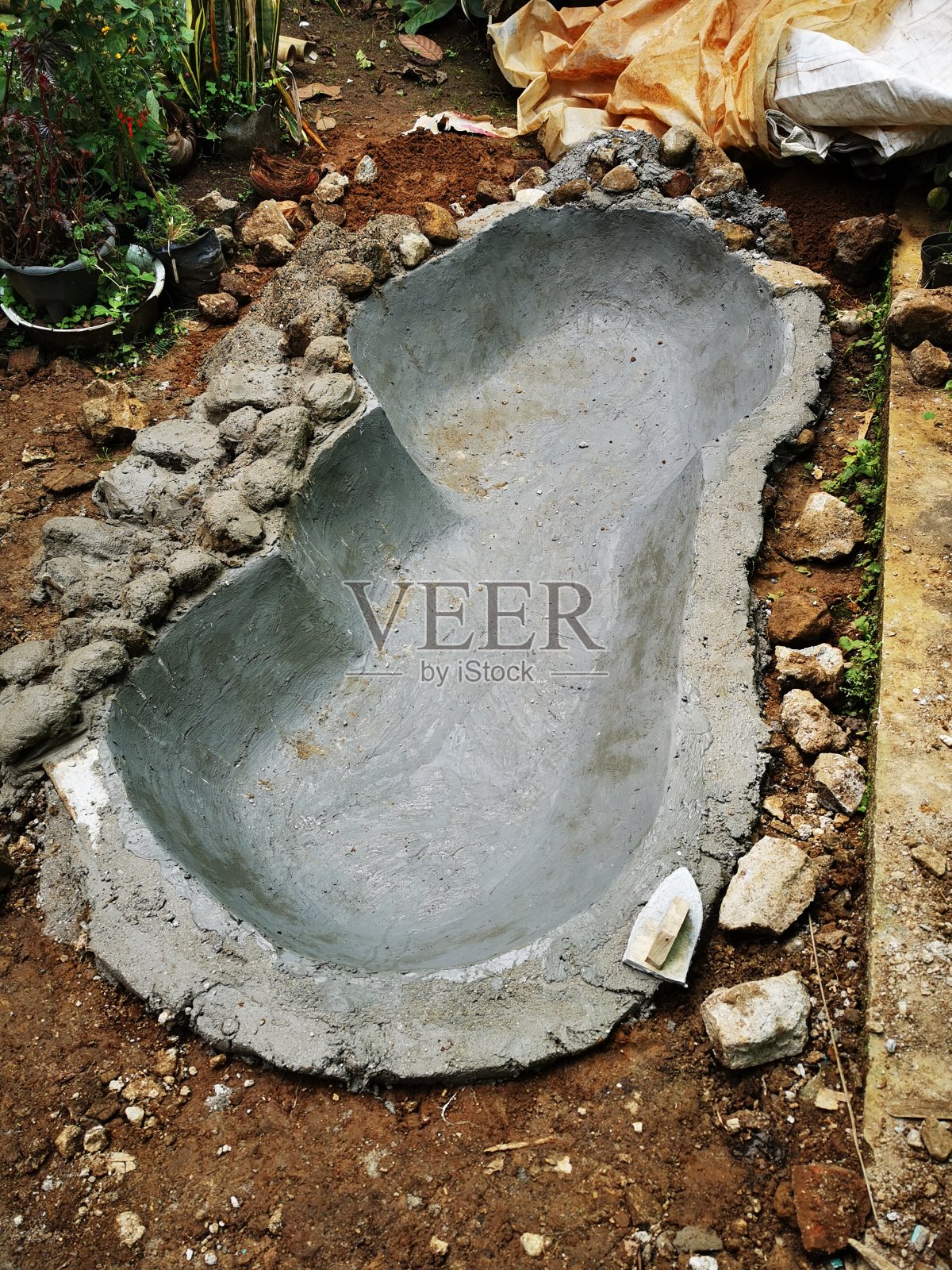 做一个小鱼塘照片摄影图片