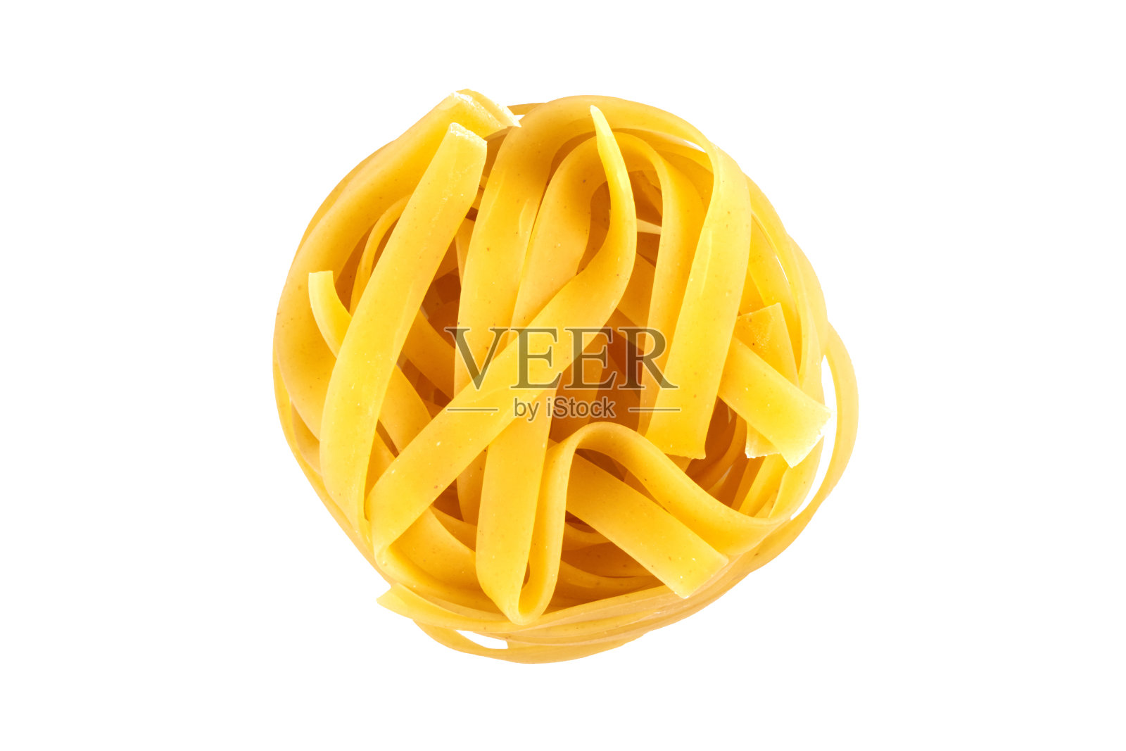 意大利面,通心粉,白色背景下的意大利面,平铺,剪切路径照片摄影图片