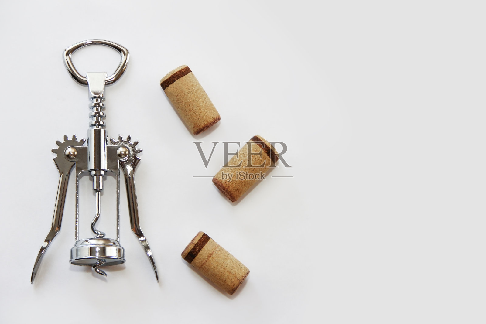开酒瓶用的金属开瓶器照片摄影图片