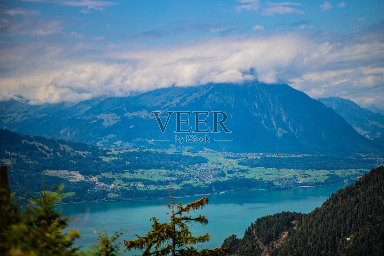 瑞士绿湖照片摄影图片