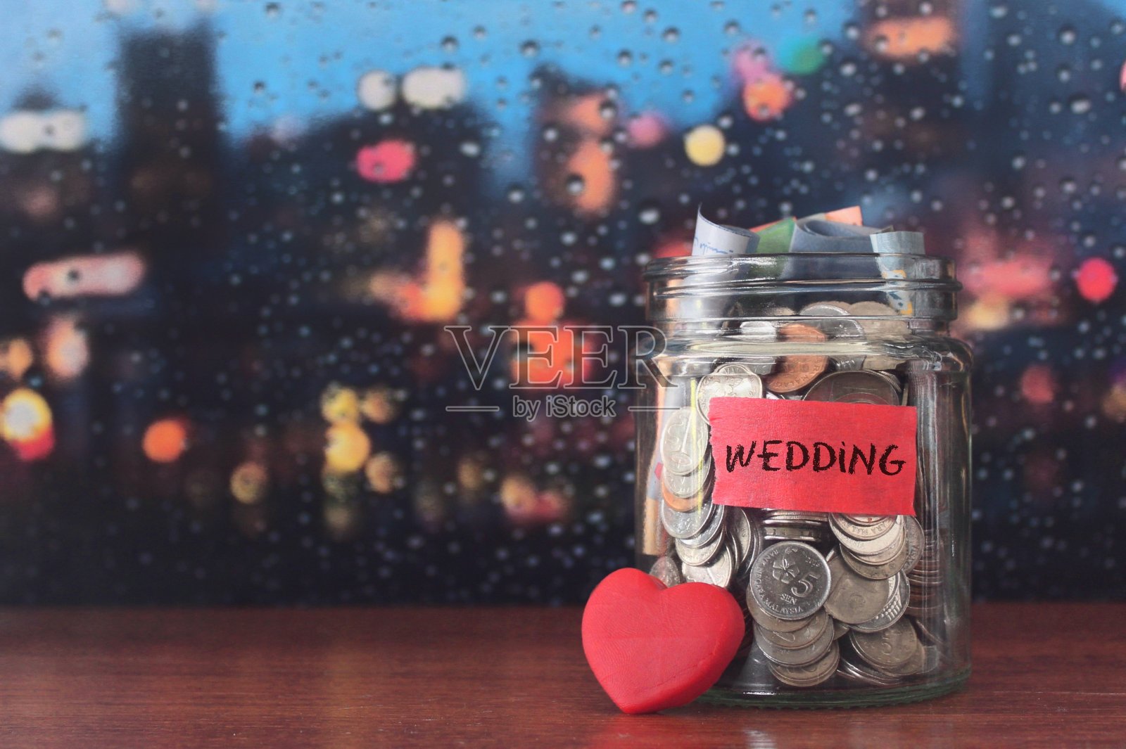 节省在玻璃罐里的钱,复印文本的空间照片摄影图片