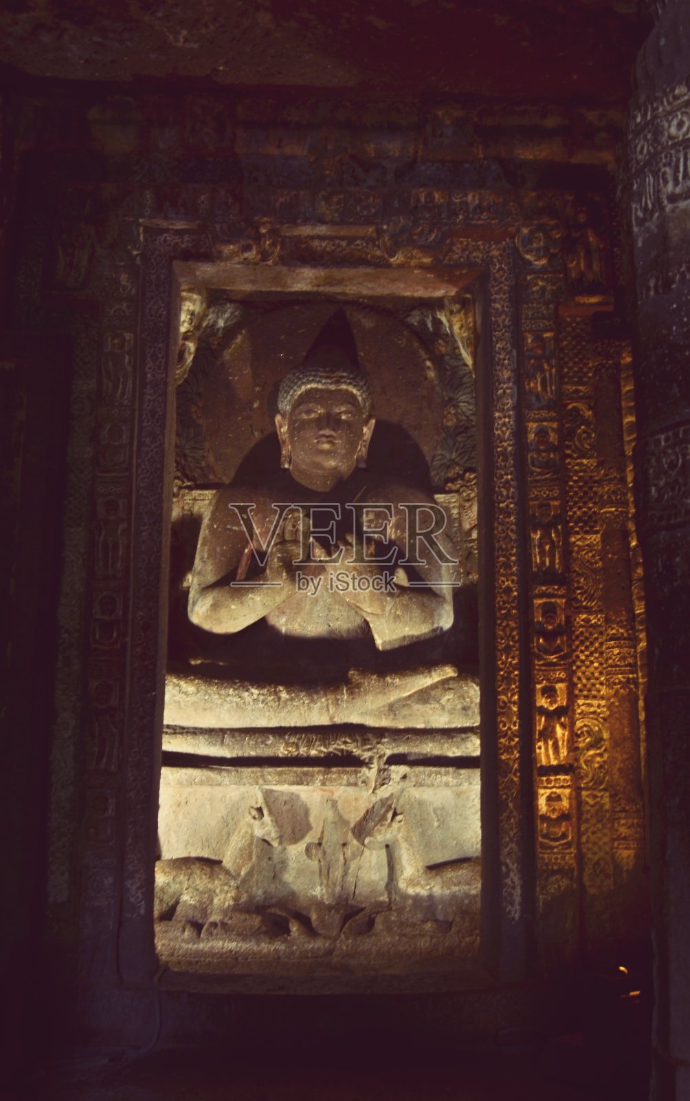 阿旃陀石窟位于印度马哈拉施特拉邦孟买,联合国教科文组织世界遗产照片摄影图片