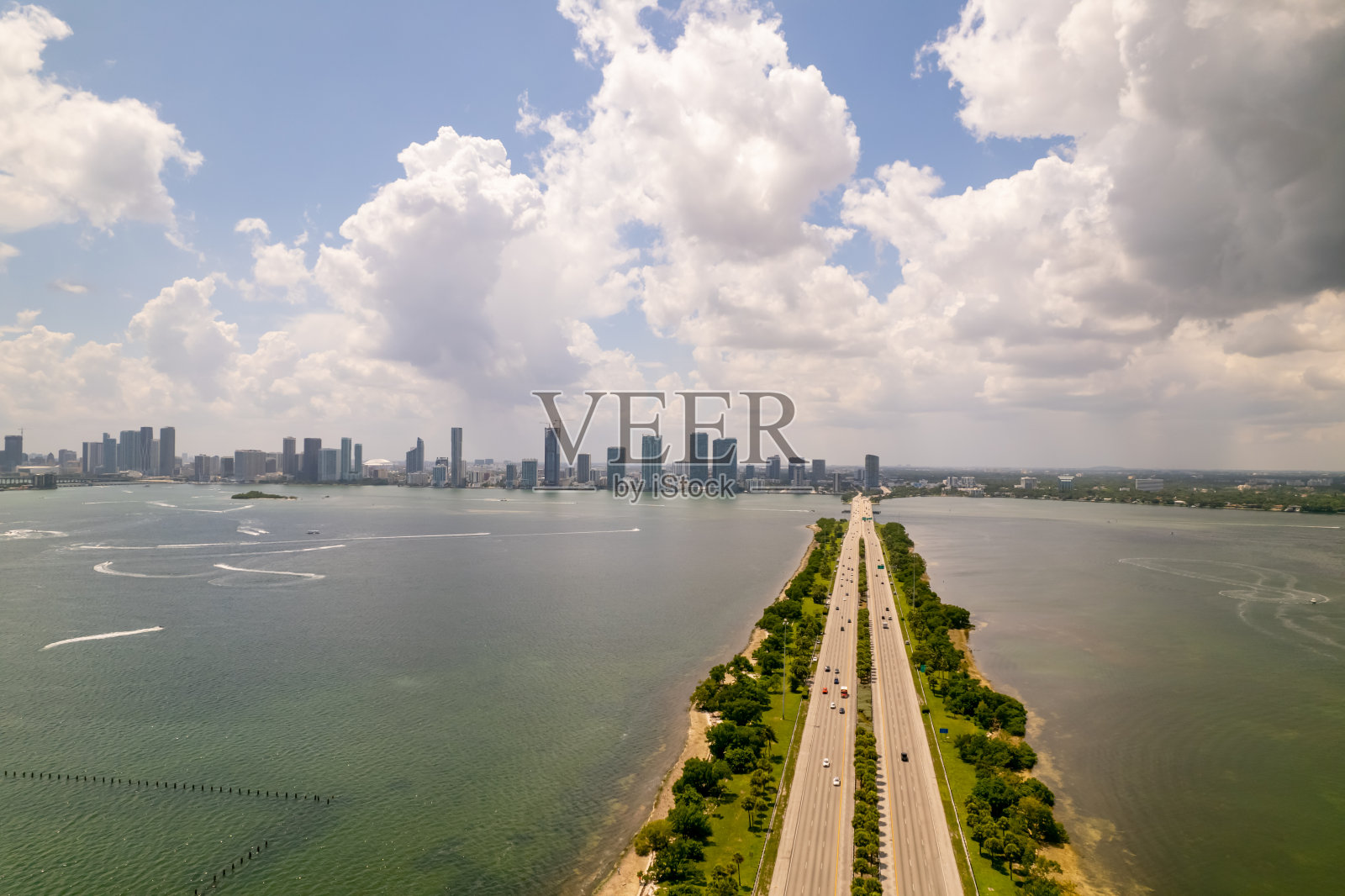 航拍照片迈阿密朱莉娅塔特尔堤道比斯坎湾照片摄影图片