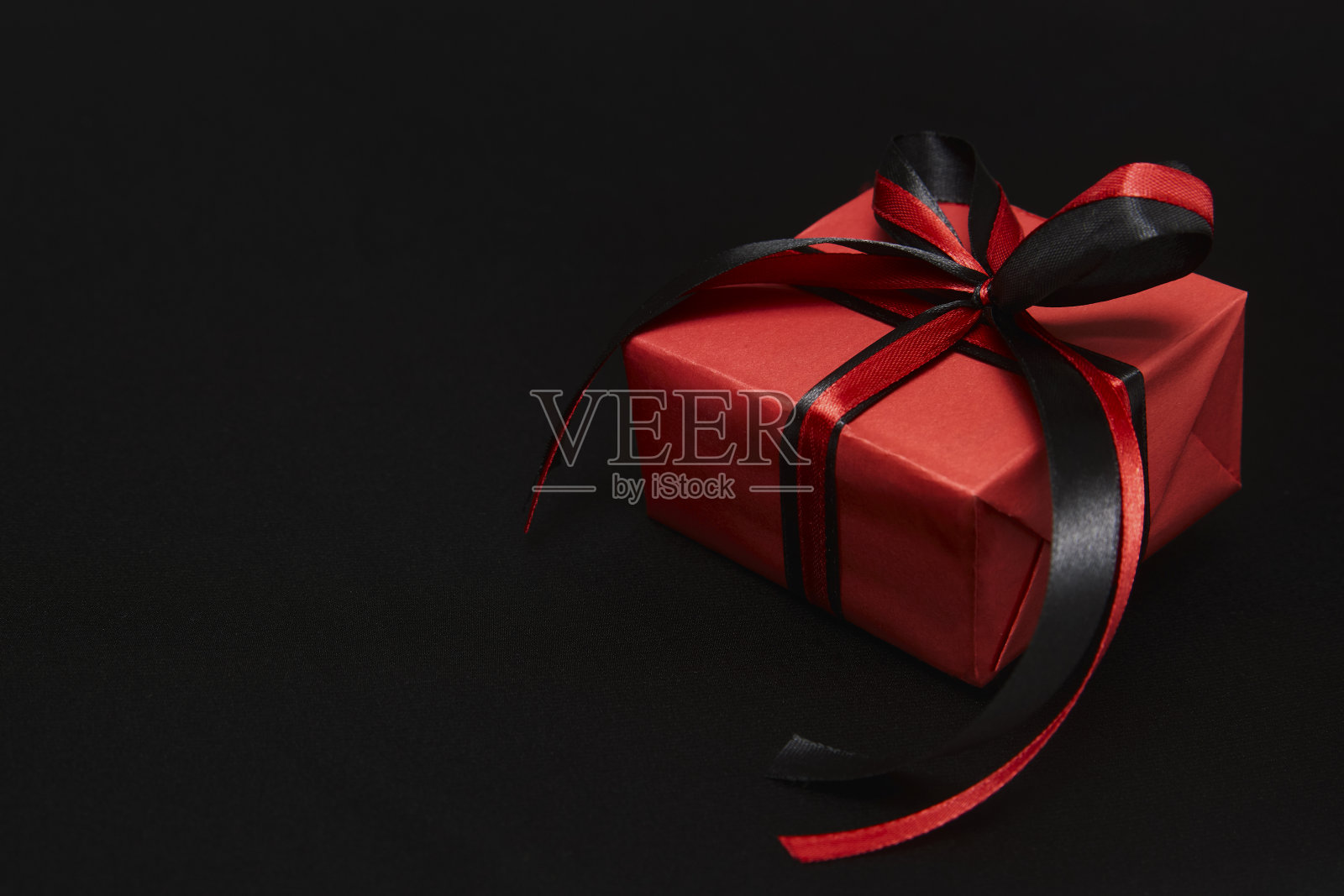 黑色星期五促销概念与礼品盒与丝带照片摄影图片