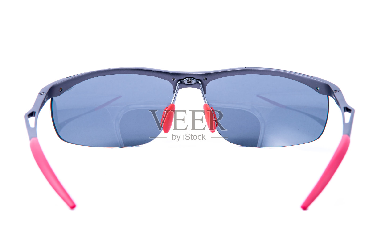 时尚太阳镜两色调框架上的白色背景。照片摄影图片