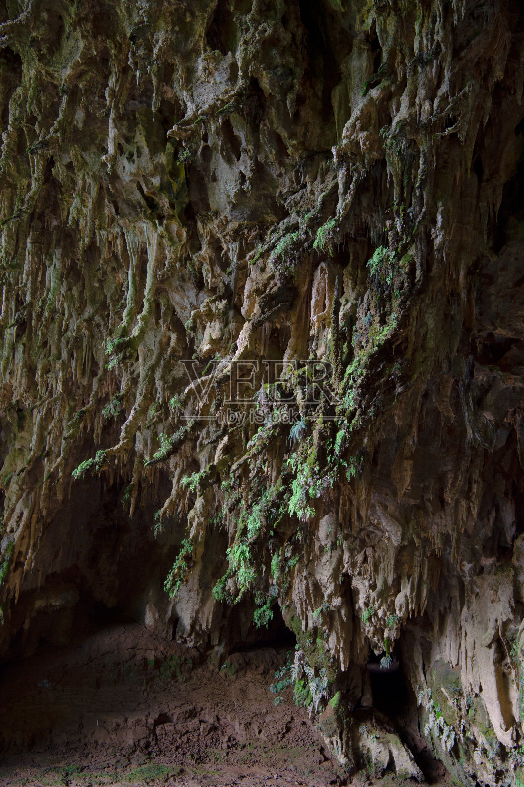 巨大的天然洞穴照片摄影图片