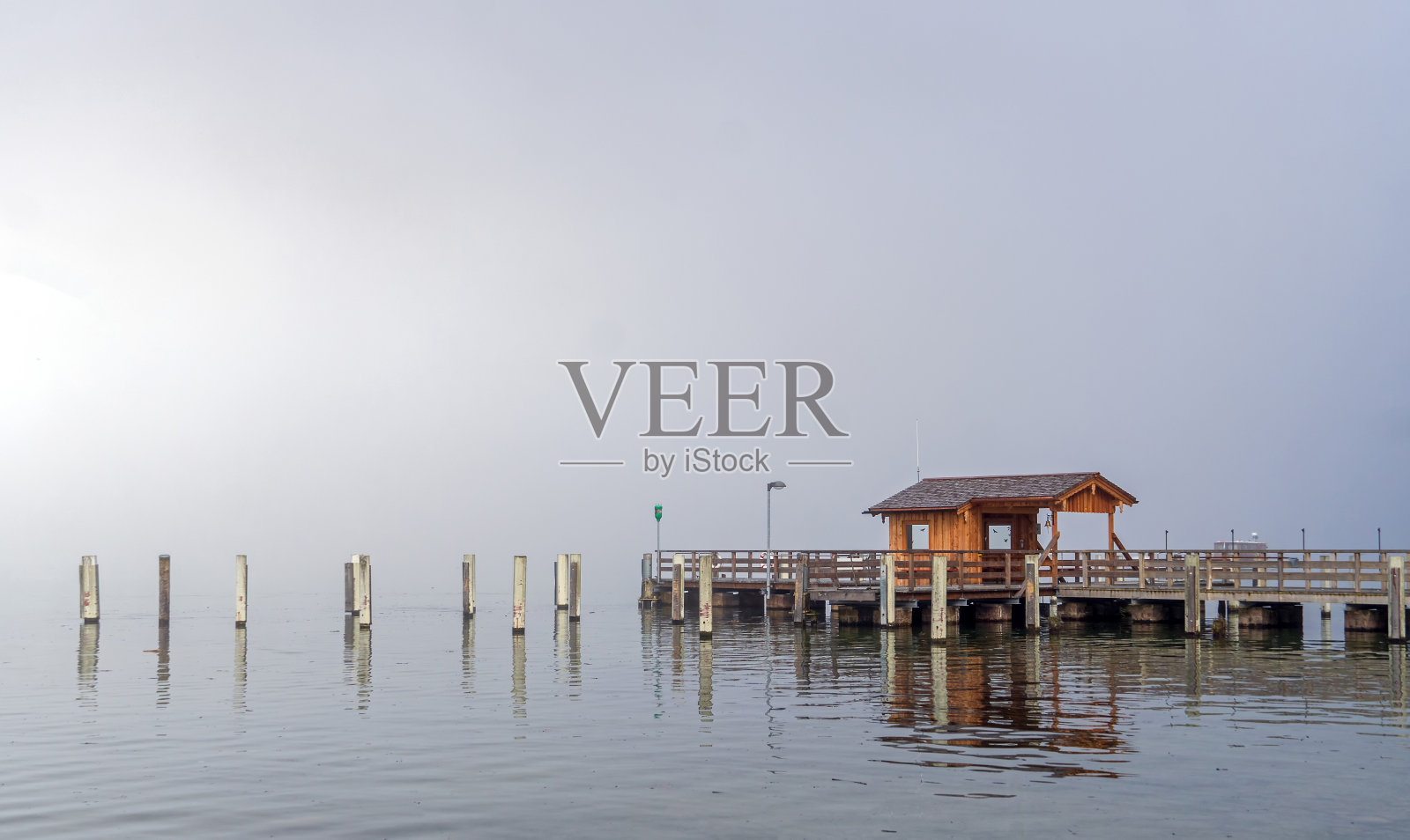 巴伐利亚州Königssee湖闷热的早晨照片摄影图片