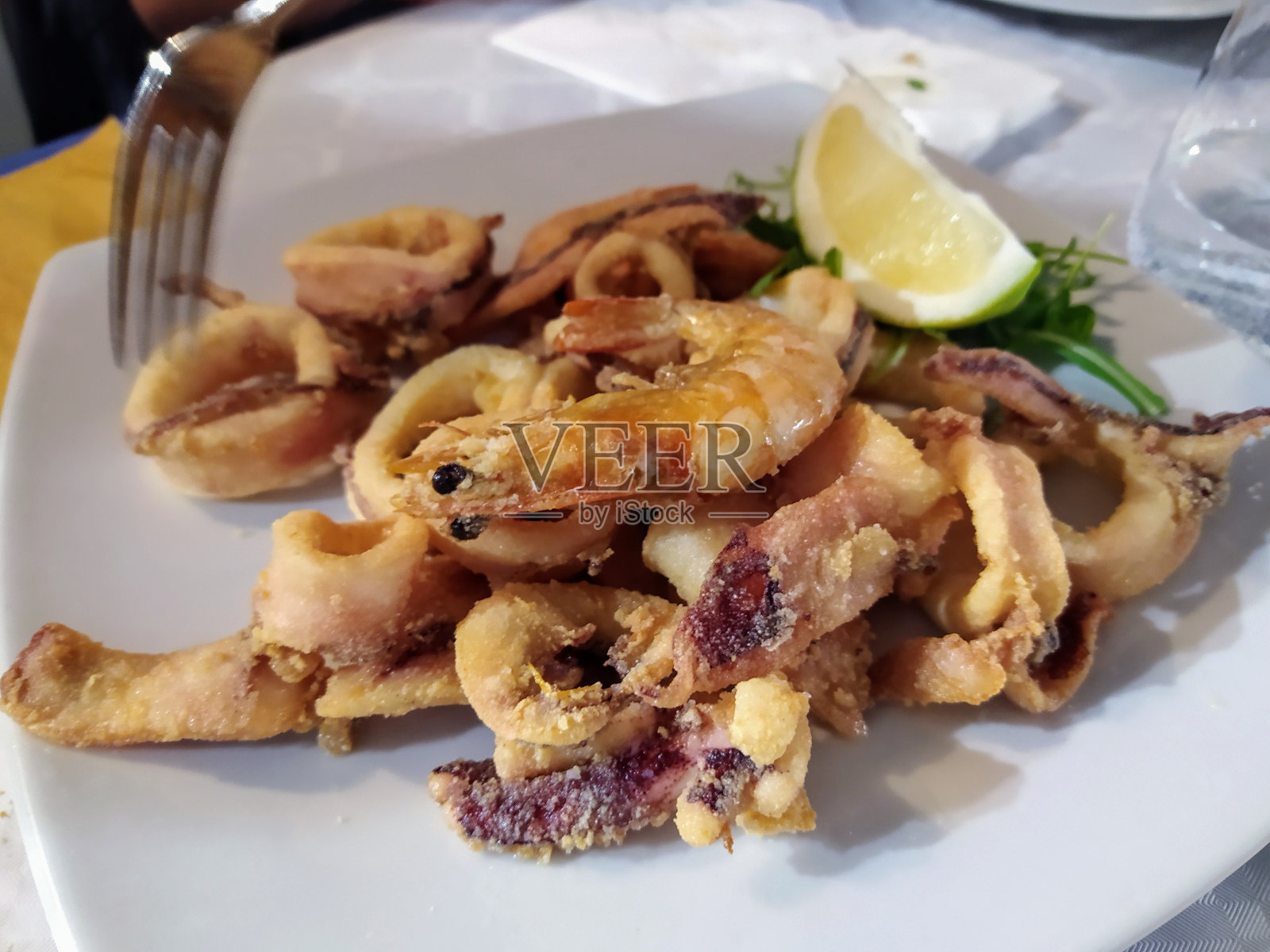 炒海的鱼照片摄影图片