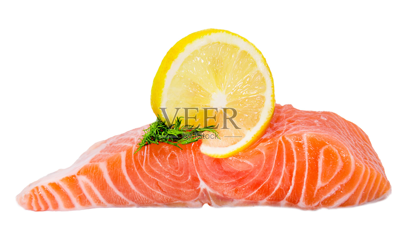 用一片柠檬和一小枝莳萝装饰的单独的鲑鱼牛排在白色的背景上照片摄影图片