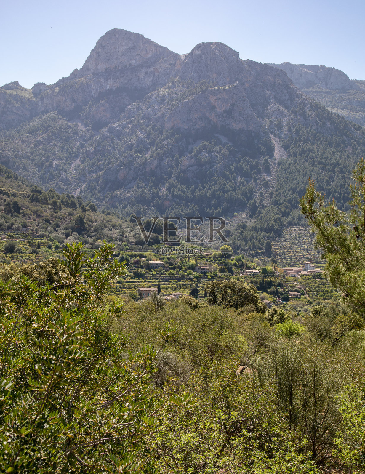 福纳路克斯和索勒附近的马洛克照片摄影图片
