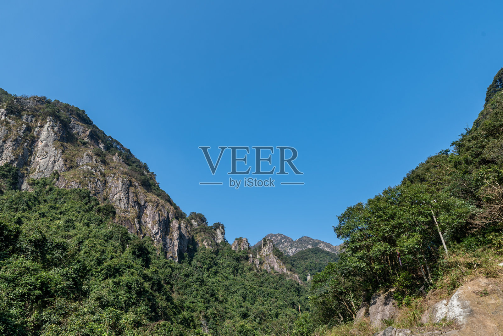 奇形怪状的山石风景区照片摄影图片