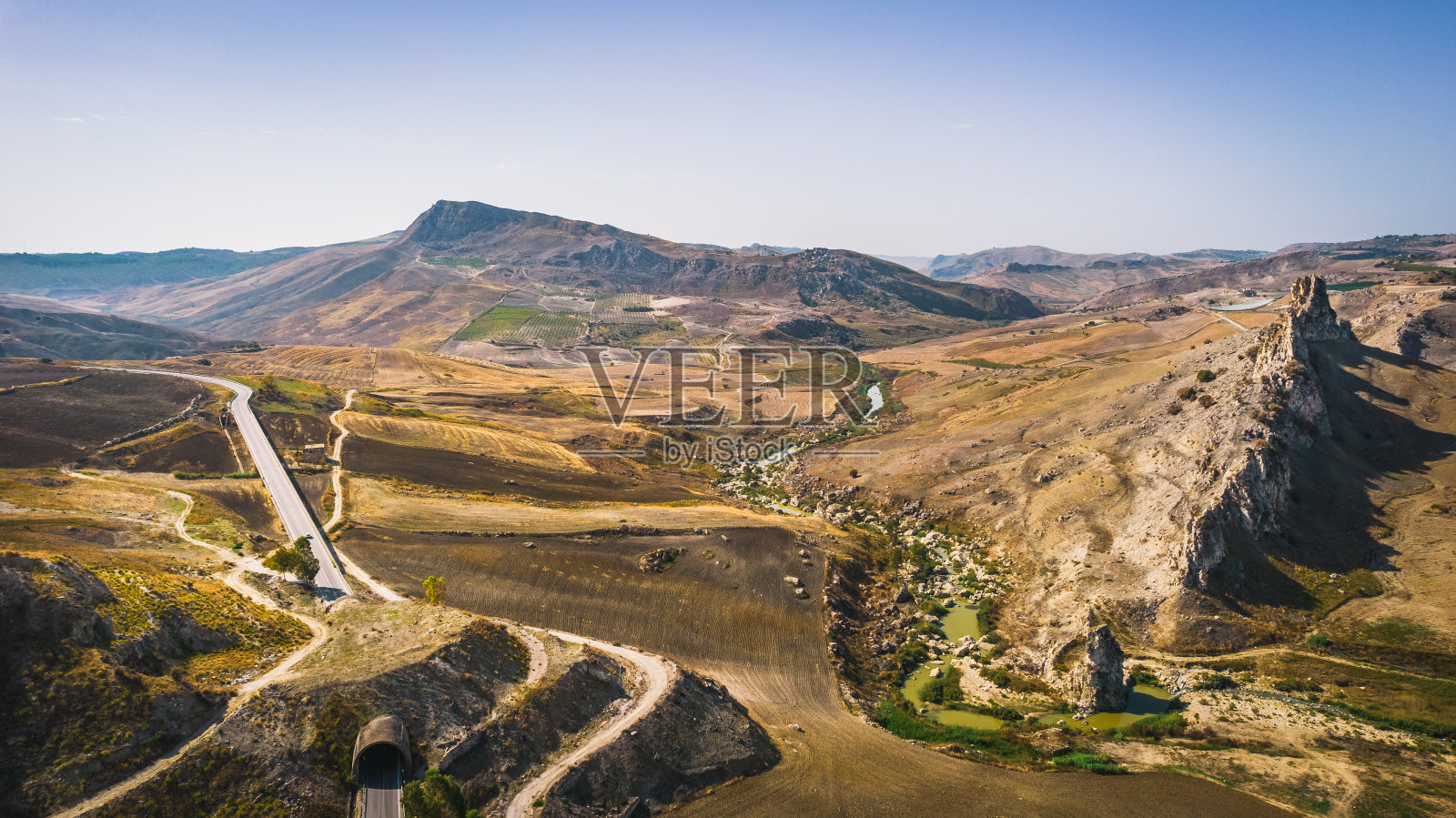 欧洲,意大利,西西里岛,Caltanissetta省,Riesi和Sommatino附近的Salso河谷照片摄影图片