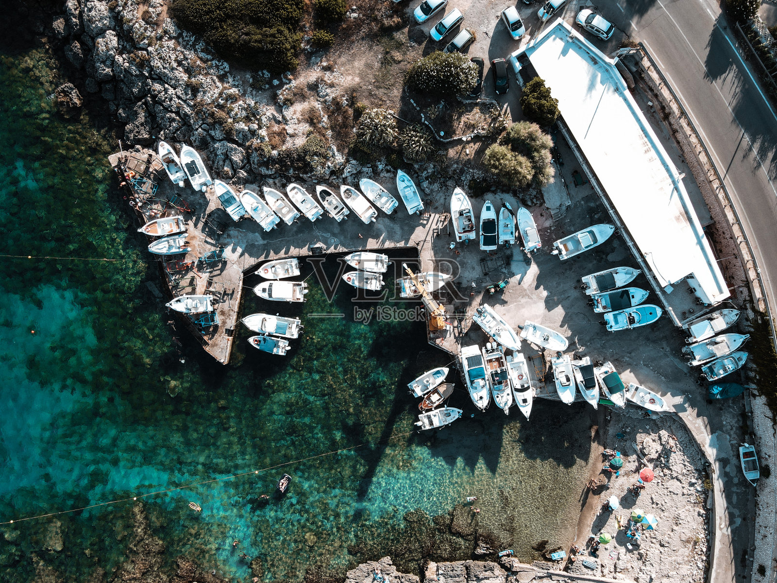 普利亚塔兰托的莱波拉诺码头鸟瞰图照片摄影图片