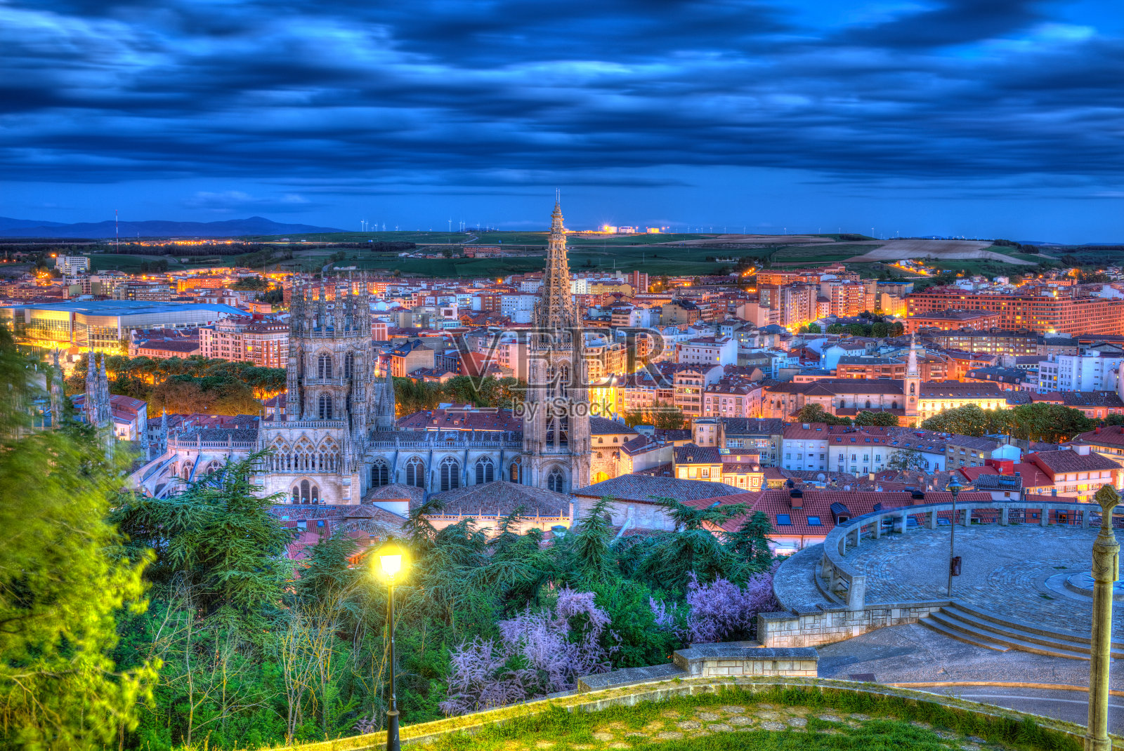 布尔戈斯鸟瞰图天际线日落大教堂。卡米诺·德·圣地亚哥照片摄影图片