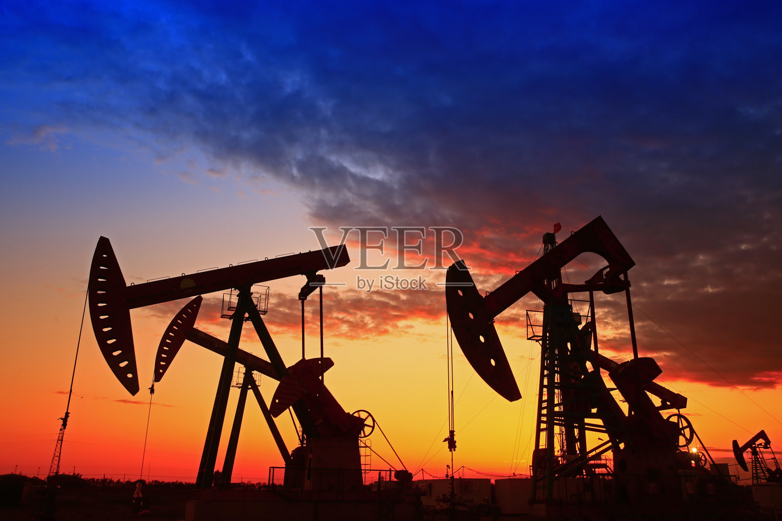 油泵、工业设备照片摄影图片