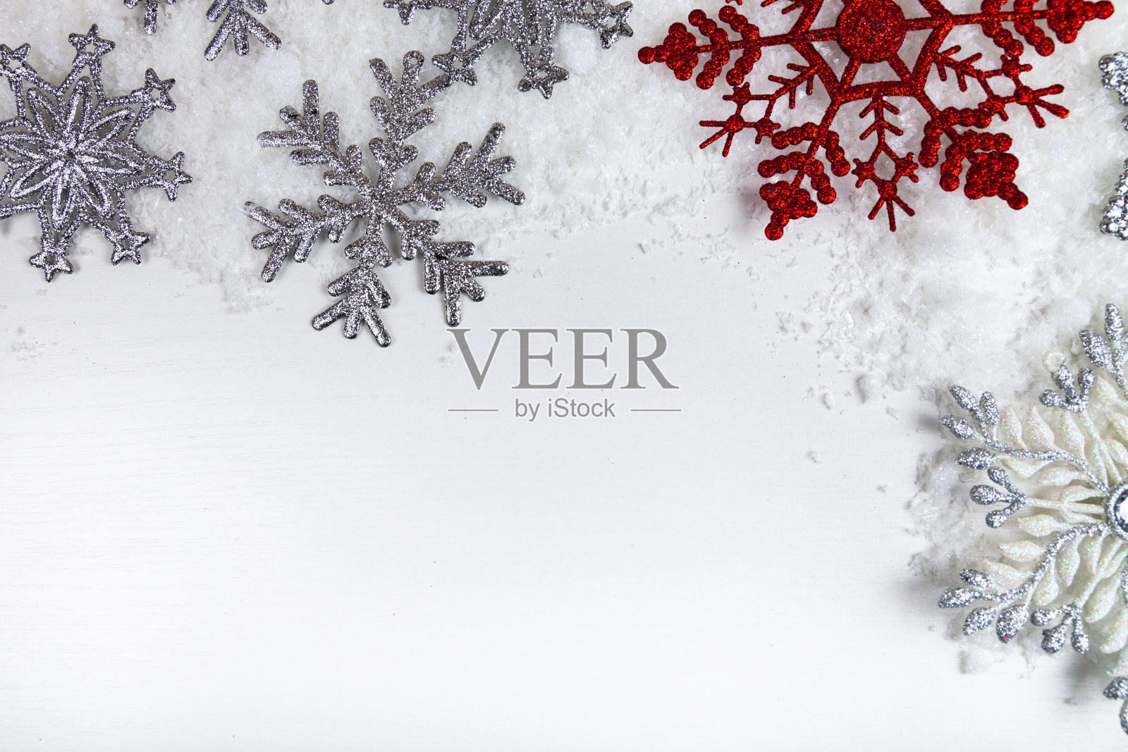 雪边有雪花照片摄影图片