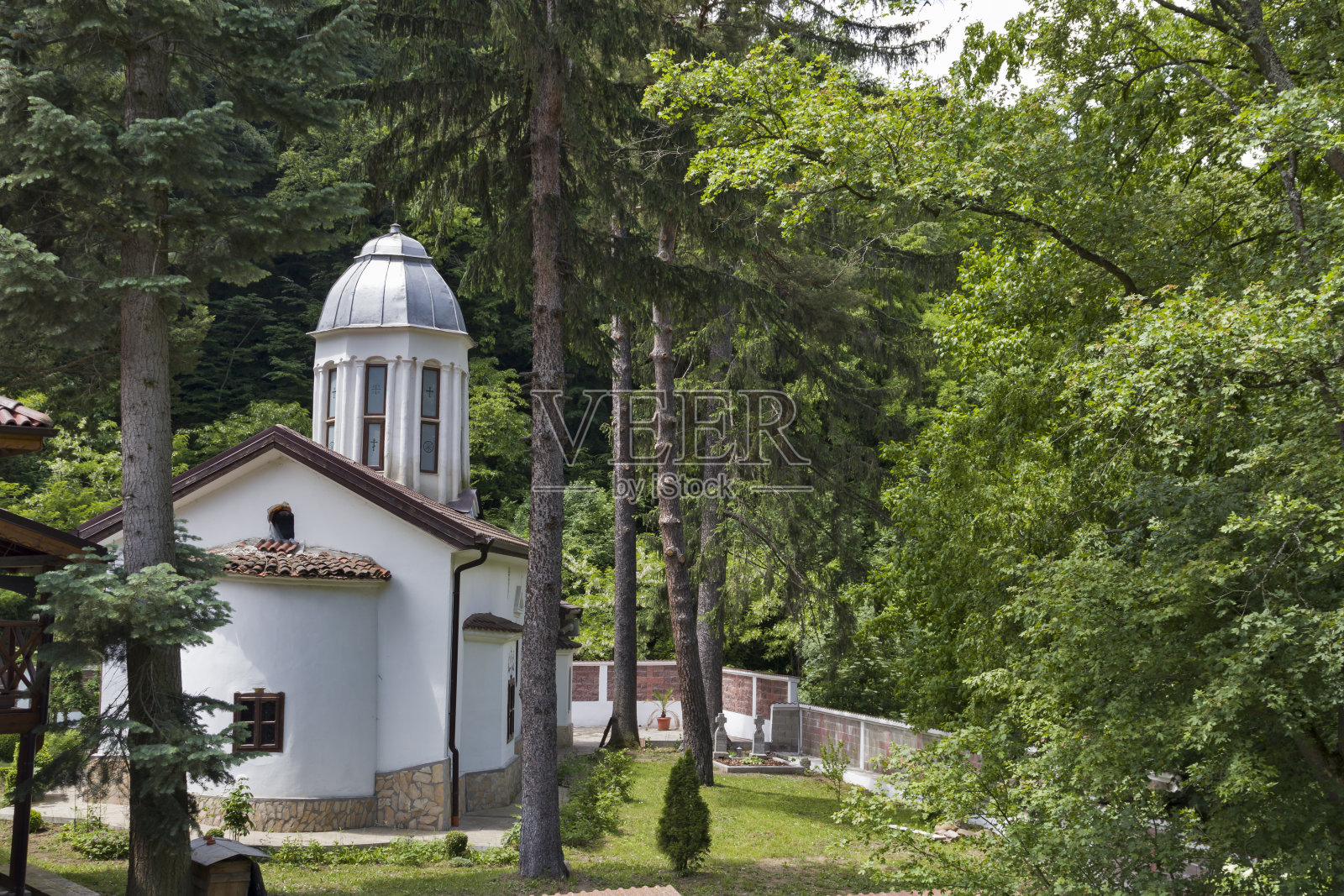 保加利亚吕林山的东正教迪沃蒂诺修道院照片摄影图片