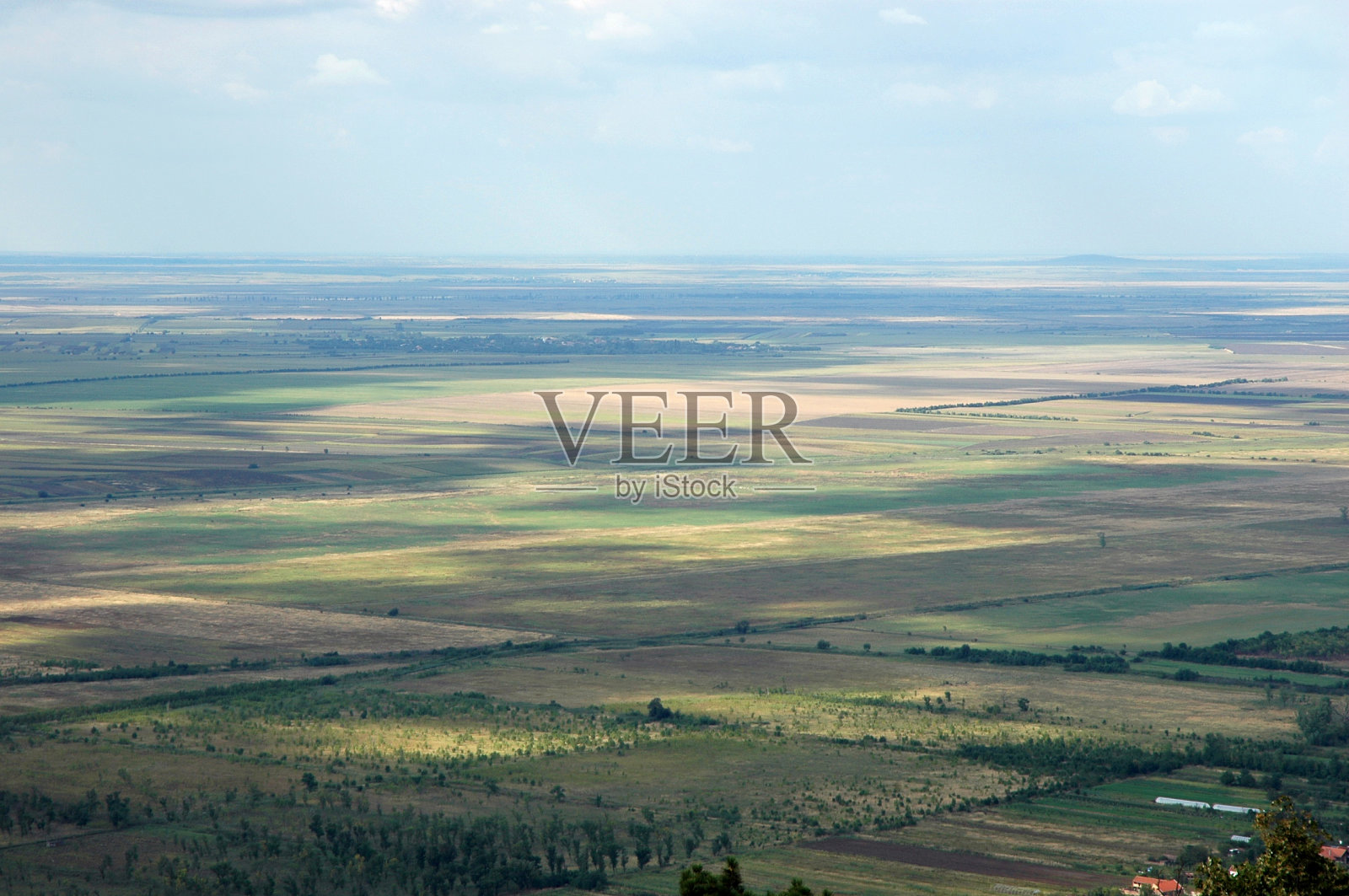 塞尔维亚伏伊伏丁那自治省平原的鸟瞰图照片摄影图片