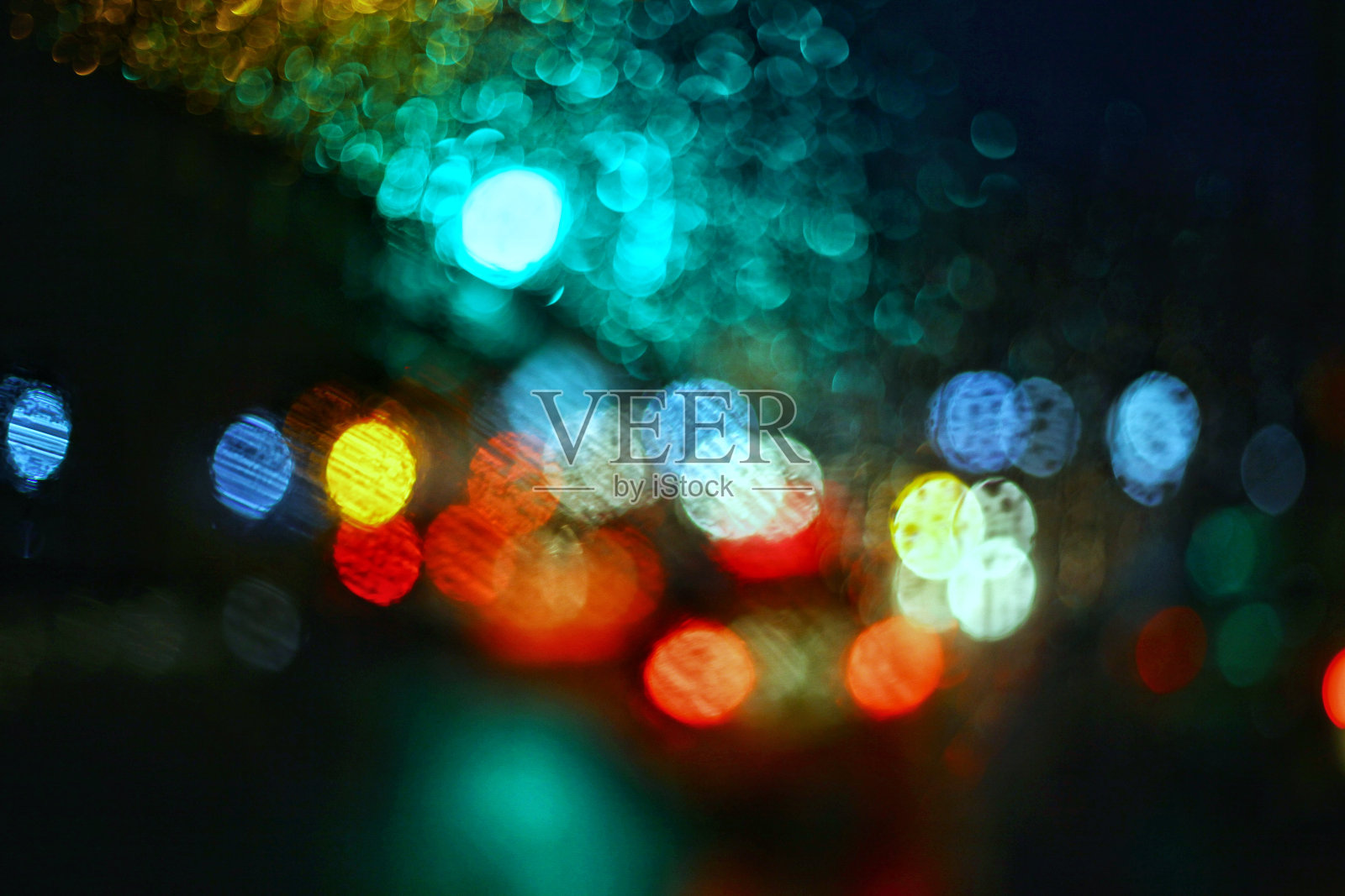 交通中的散焦灯照片摄影图片