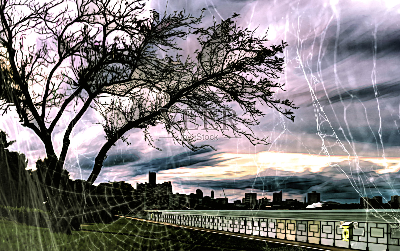 底特律,密歇根州-万圣节的天际线照片摄影图片