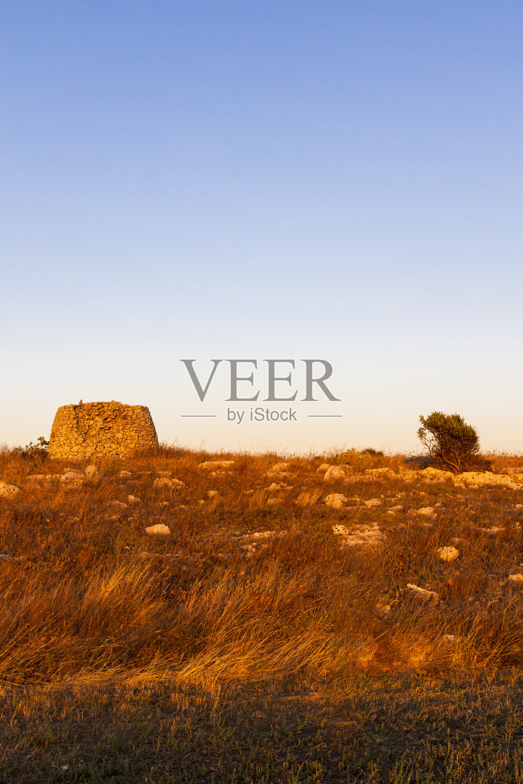 风景附近Torre Sant Emiliano,奥特朗托,萨伦托海岸,阿普利亚地区,意大利照片摄影图片