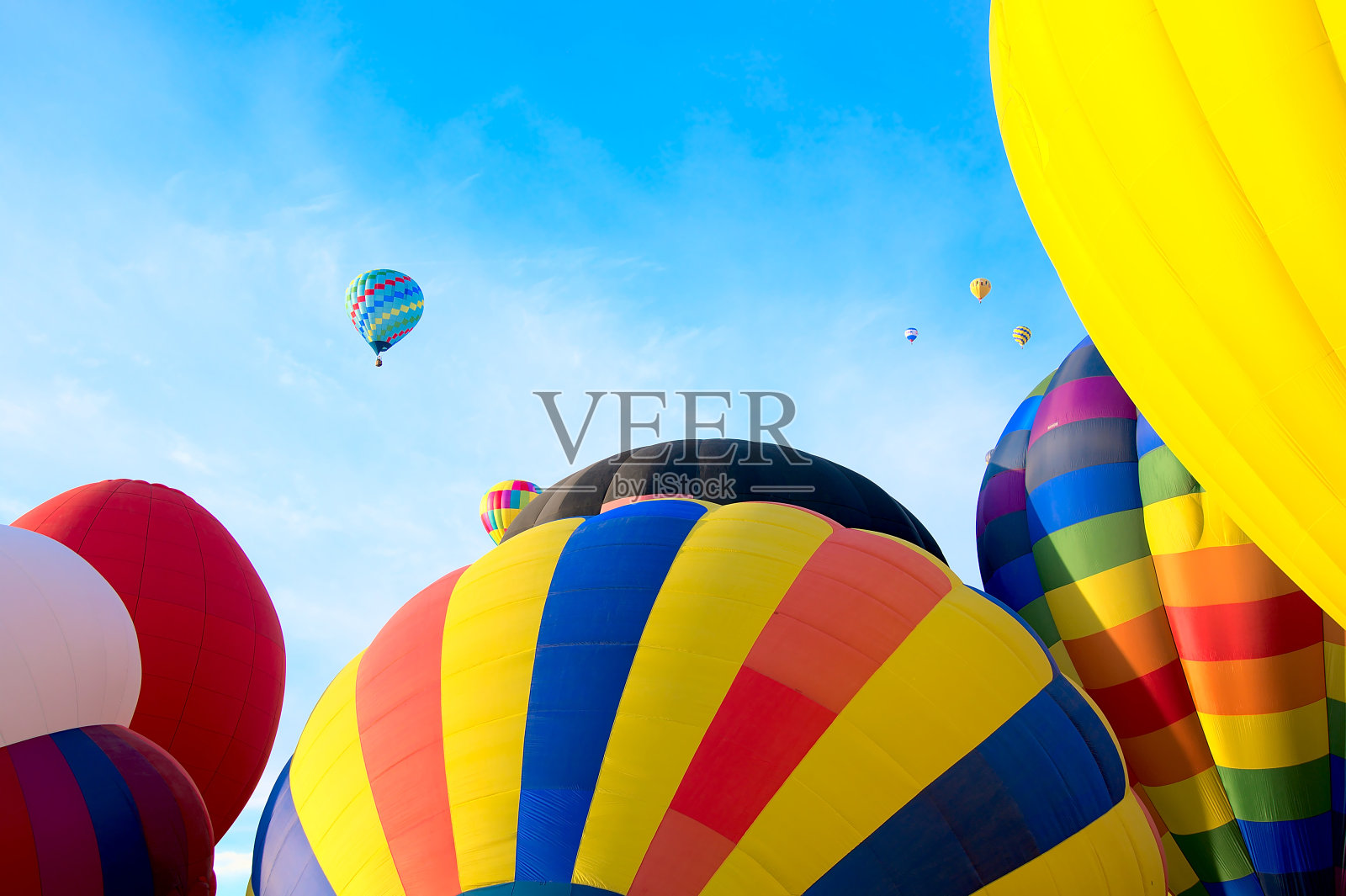 多个彩色热气球照片摄影图片