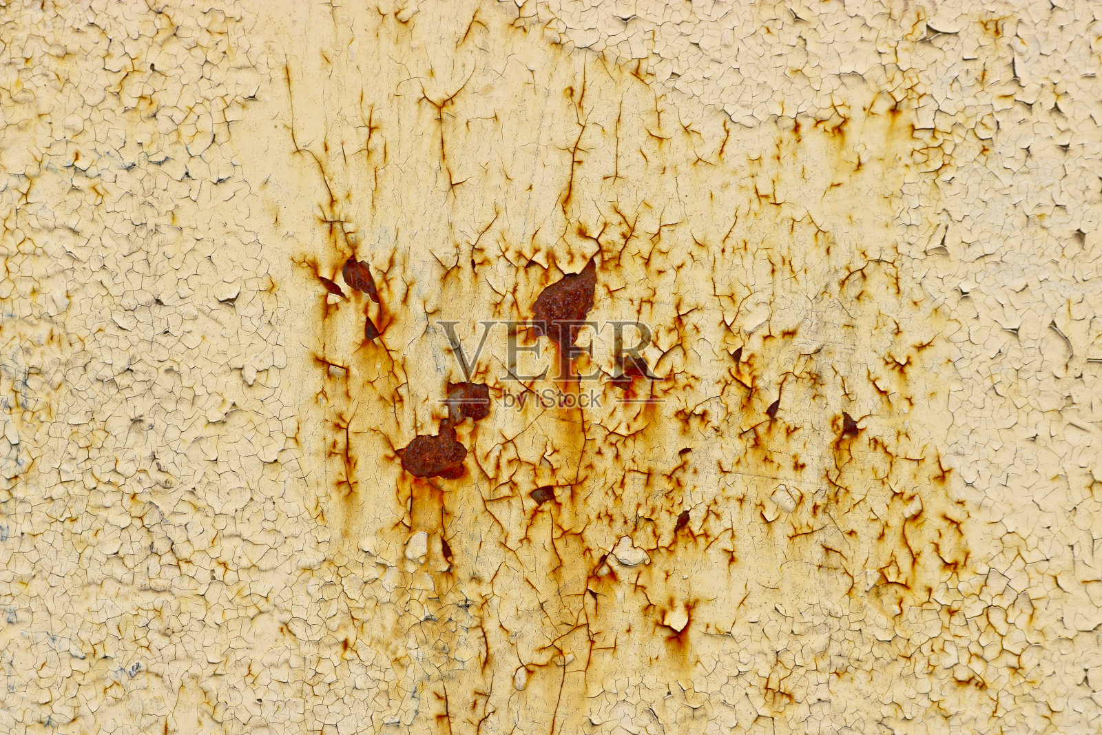 旧漆过的金属表面有锈迹。照片摄影图片