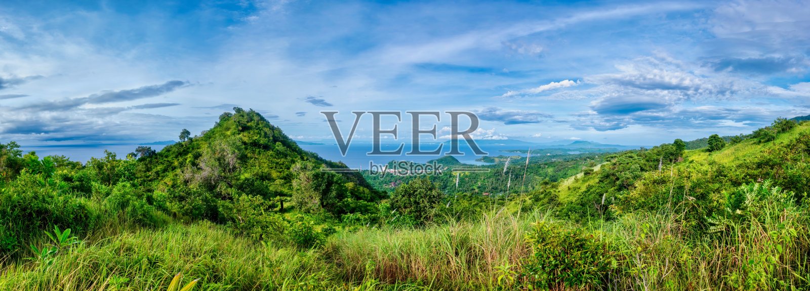 菲律宾加莱拉港美丽的海岸景观全景。照片摄影图片