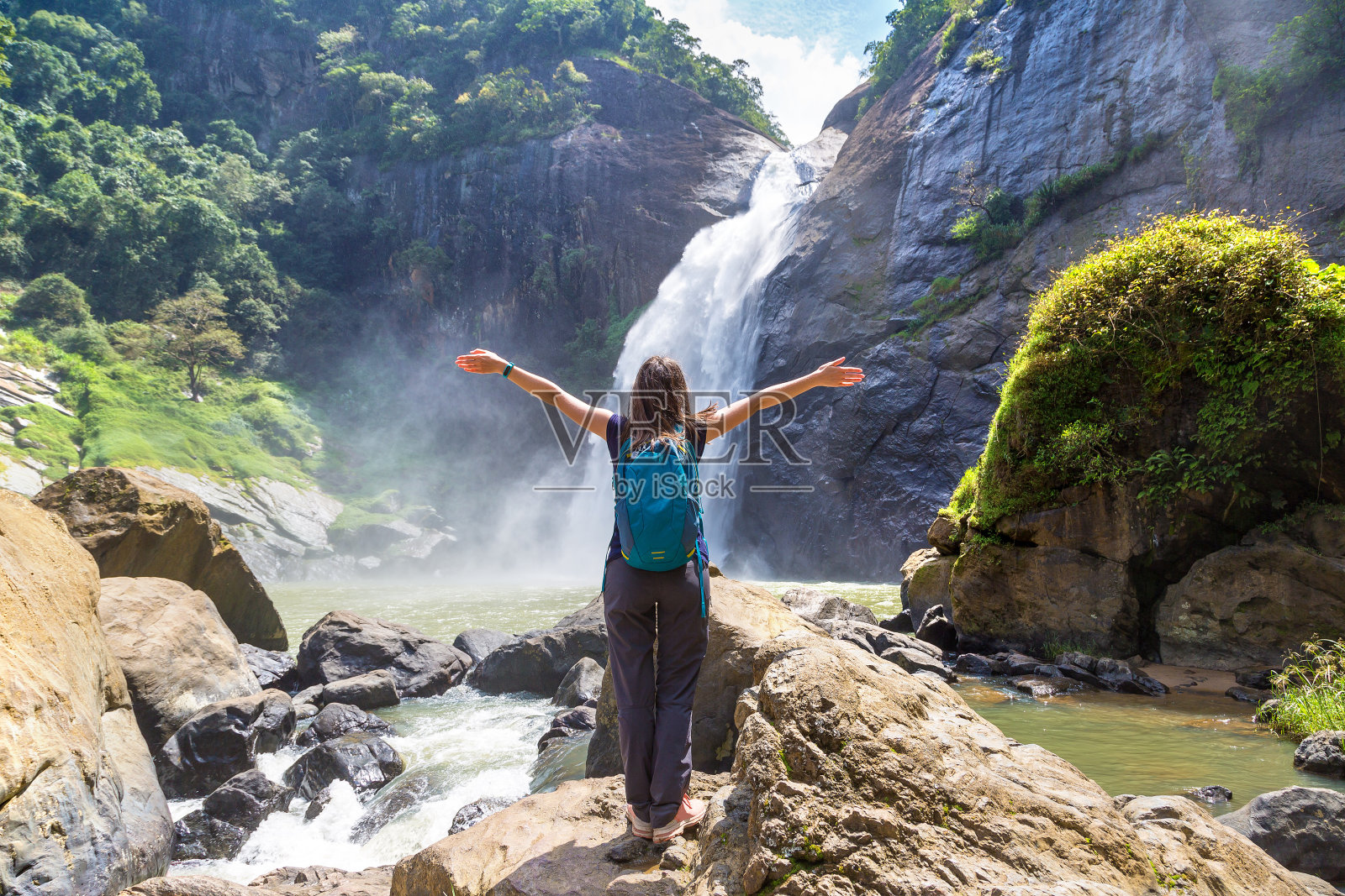 斯里兰卡的Dunhinda瀑布照片摄影图片