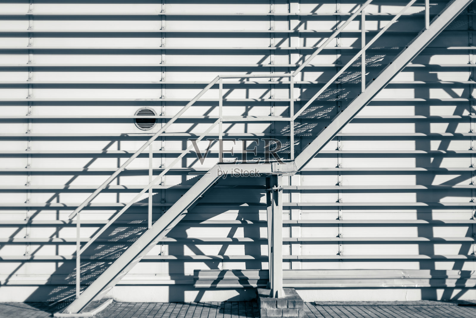 备用铁梯,紧急出口照片摄影图片