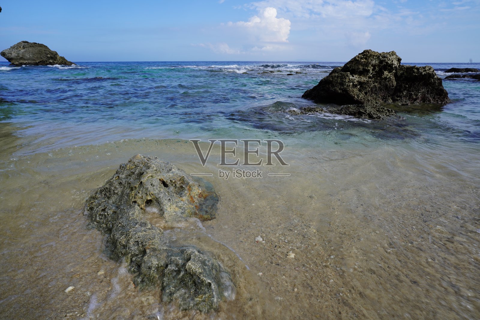 海水与珊瑚石的神奇图案照片摄影图片
