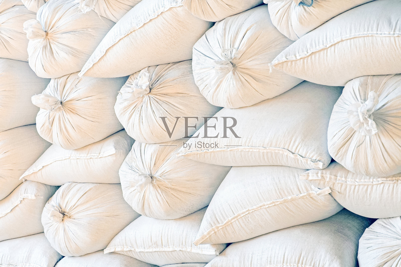 白面袋装在原料仓库里照片摄影图片