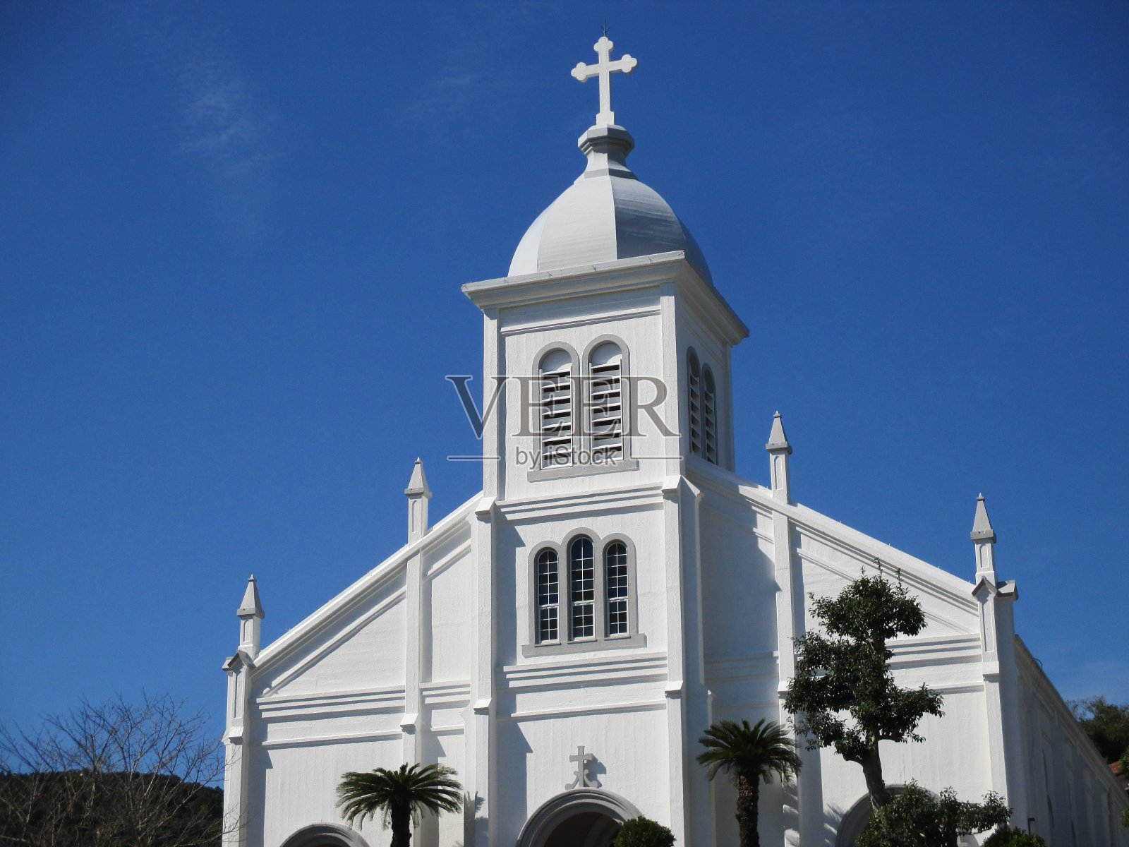 罗马式大江教堂,建于熊本天草地区最早的一座山上,是在基督教禁令解除后建成的照片摄影图片