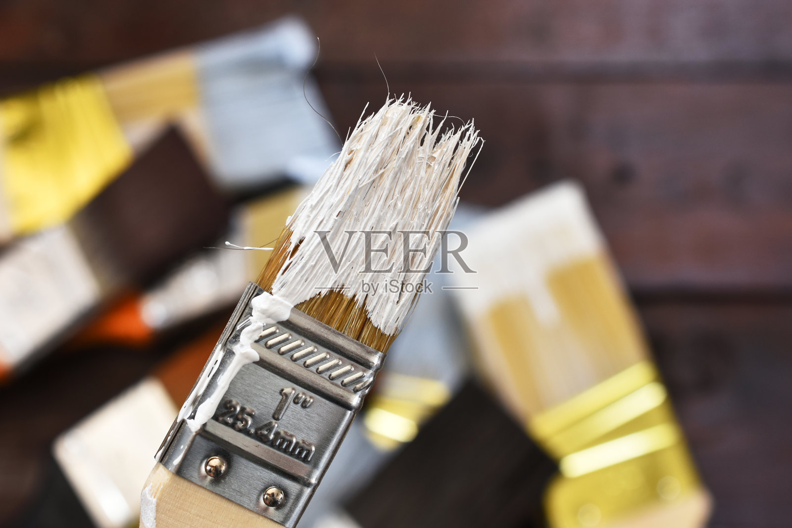 用过的干漆刷照片摄影图片