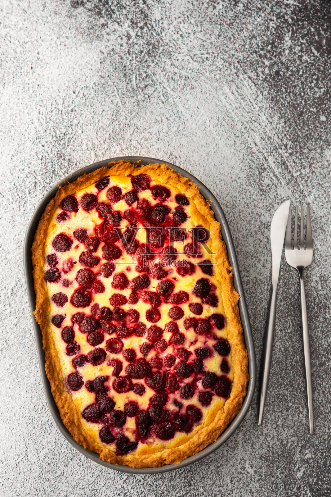 乳凝的覆盆子派照片摄影图片