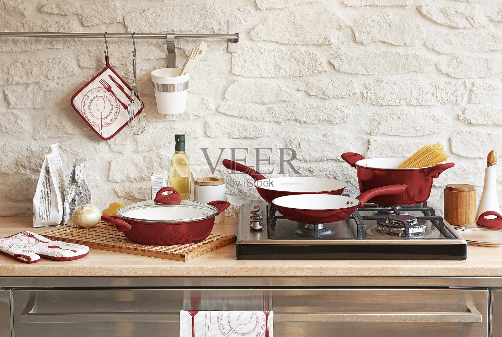 现代家庭厨房和白色砖墙装饰照片摄影图片