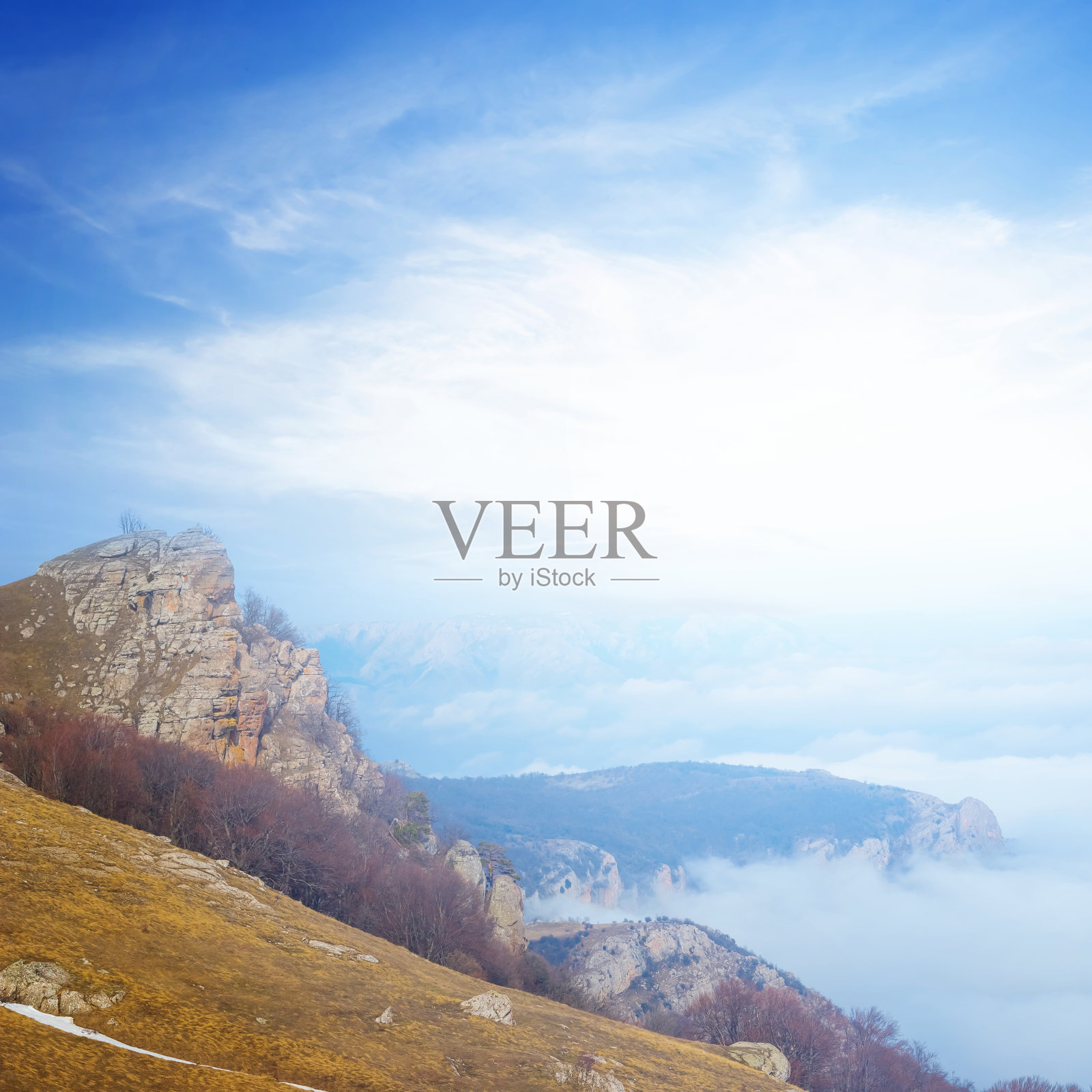 阳光下的山景照片摄影图片