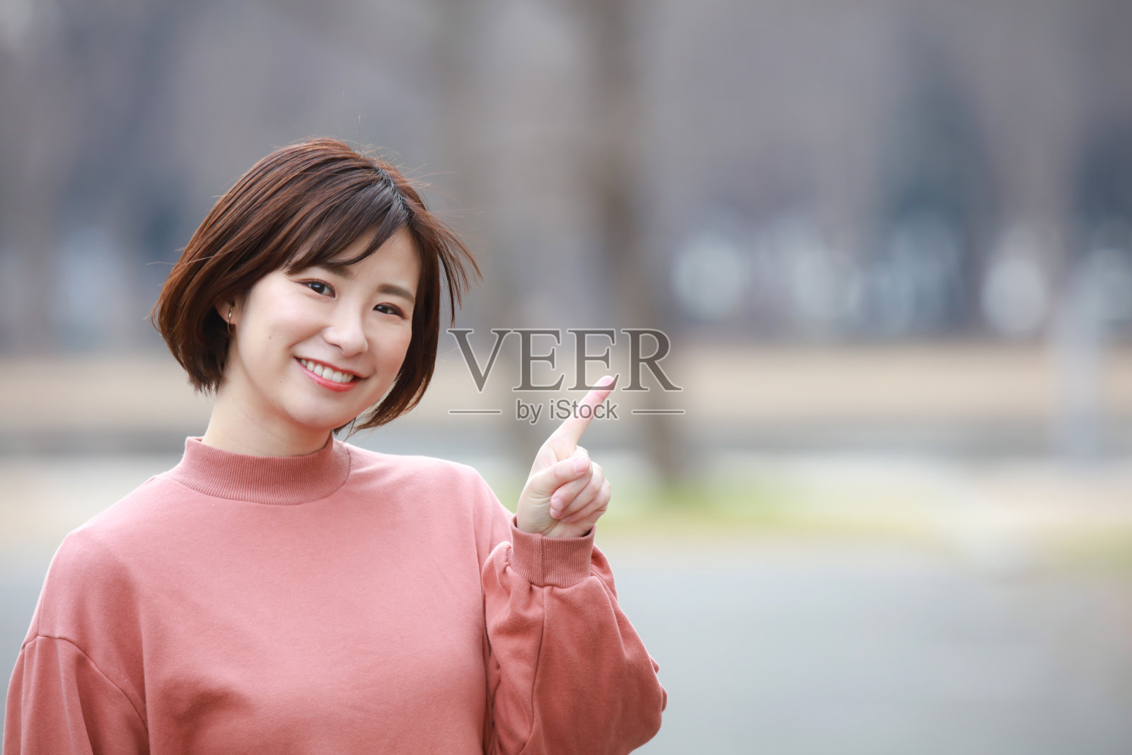 微笑的女人照片摄影图片