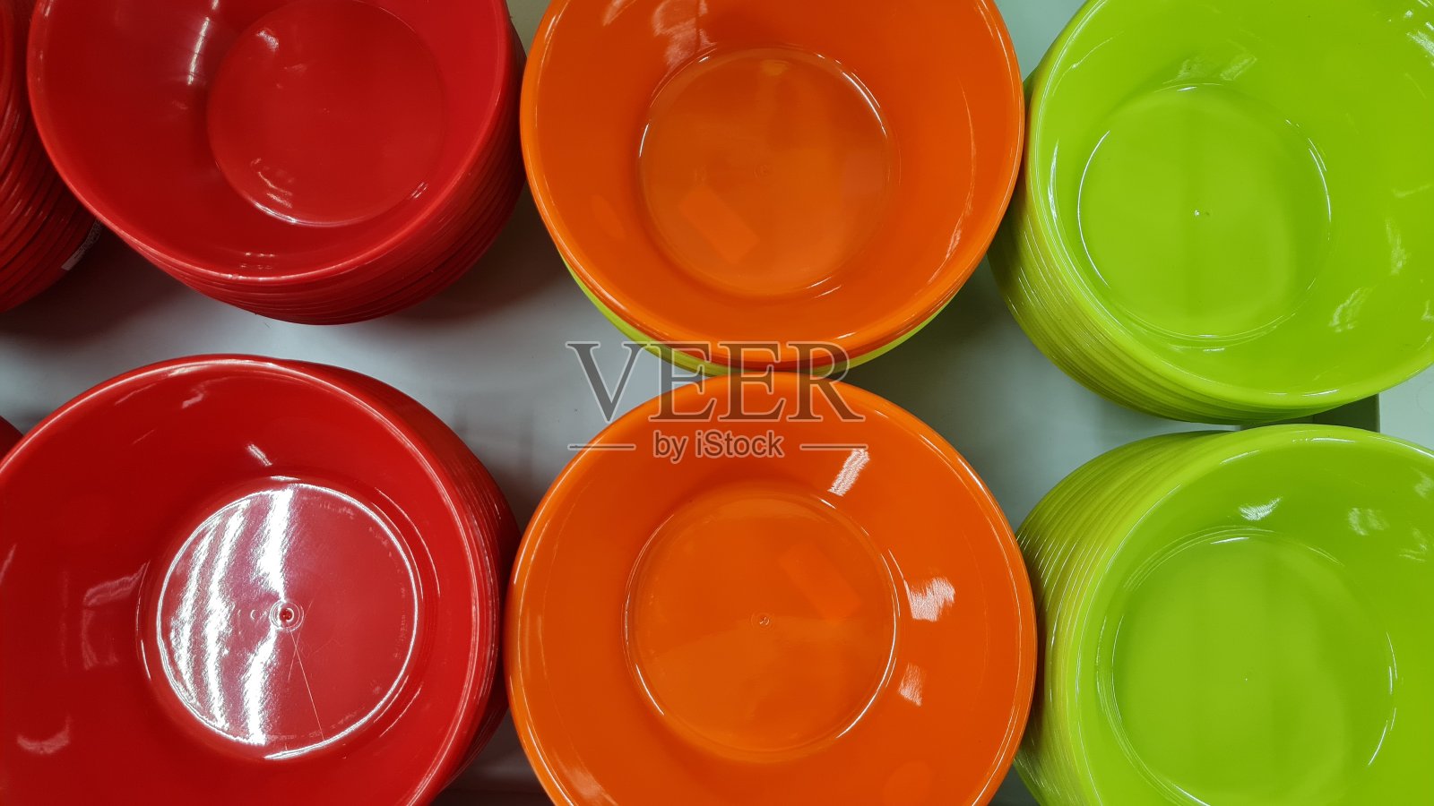 彩色的塑料碗照片摄影图片
