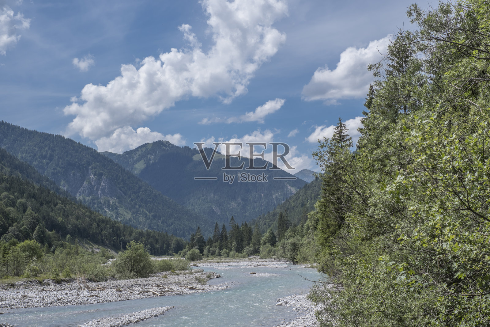 Rissbach在卡文德尔山脉照片摄影图片