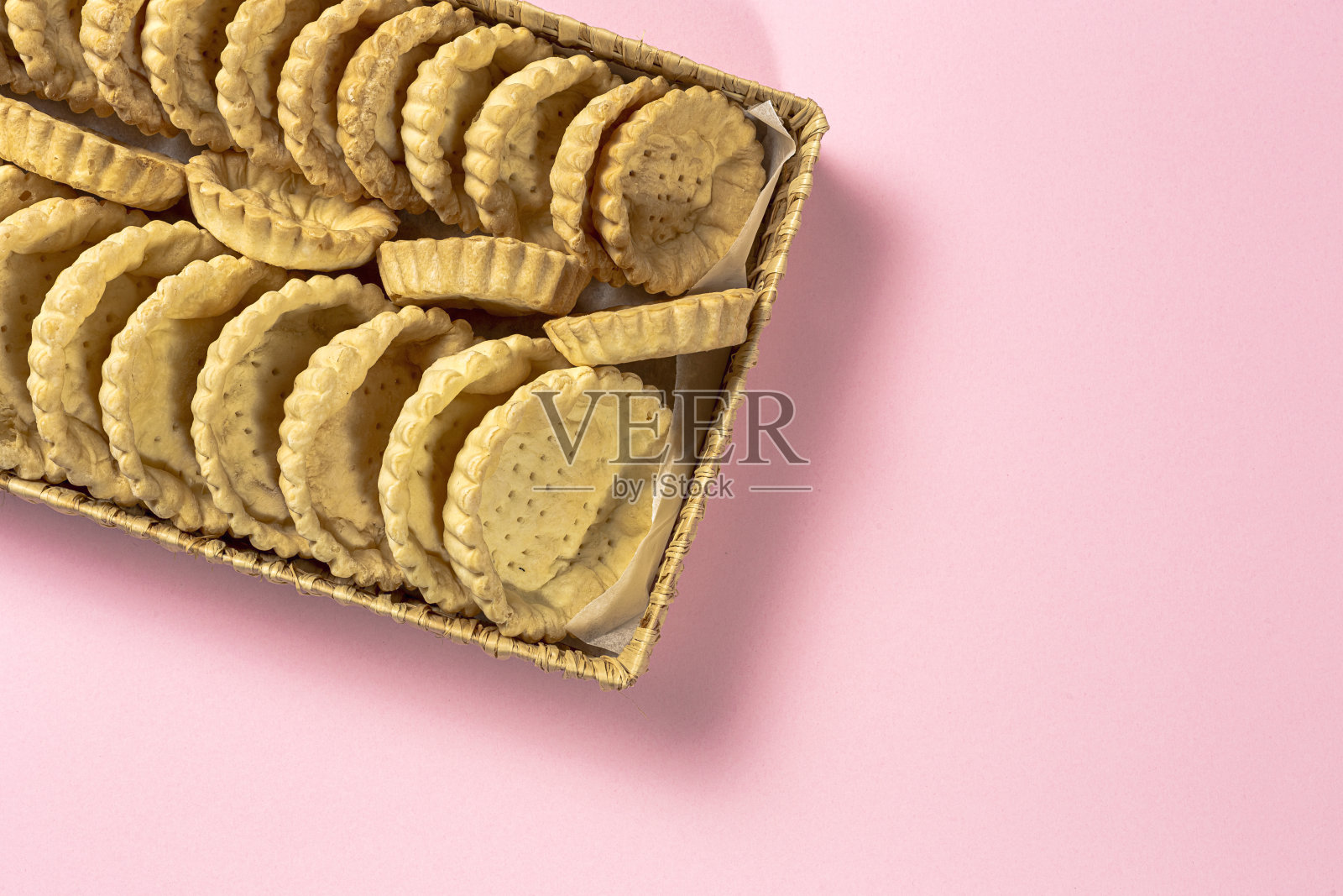 自制的空小果馅饼照片摄影图片