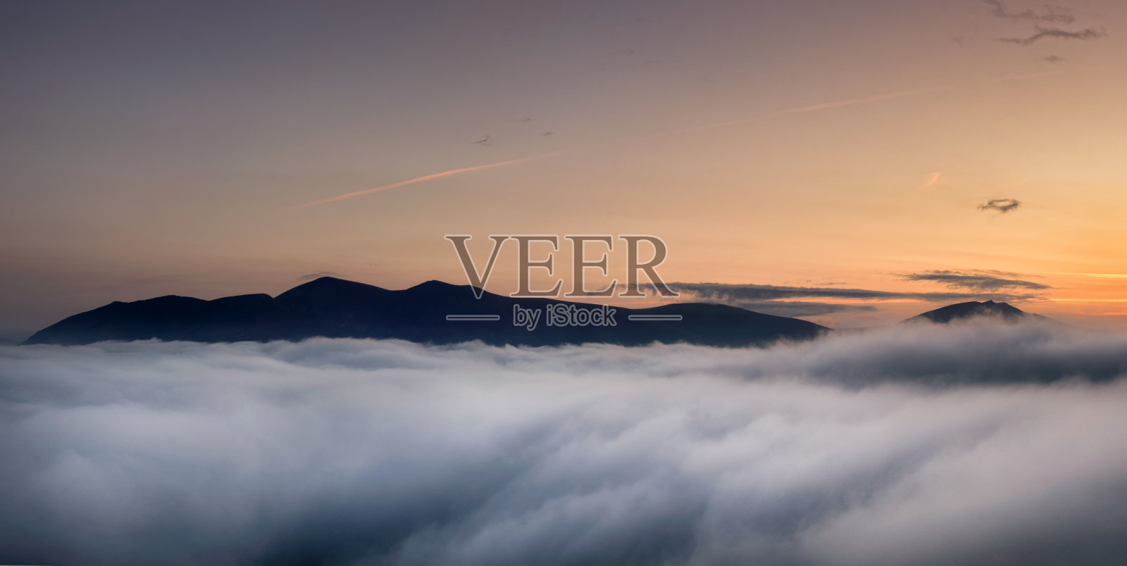 云反演照片摄影图片