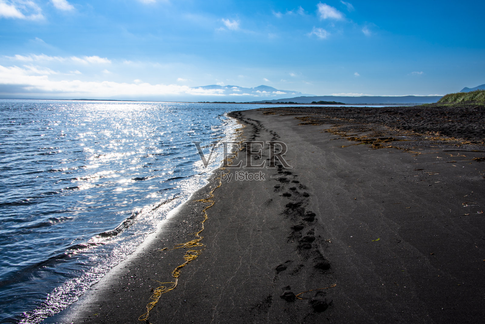 2021 08 11黑沙滩上的北冰岛脚印照片摄影图片