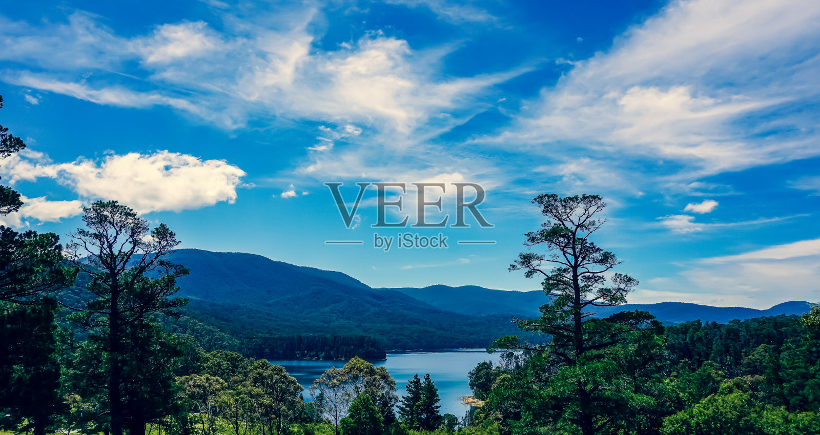 在澳大利亚的一个水库的观点。照片摄影图片