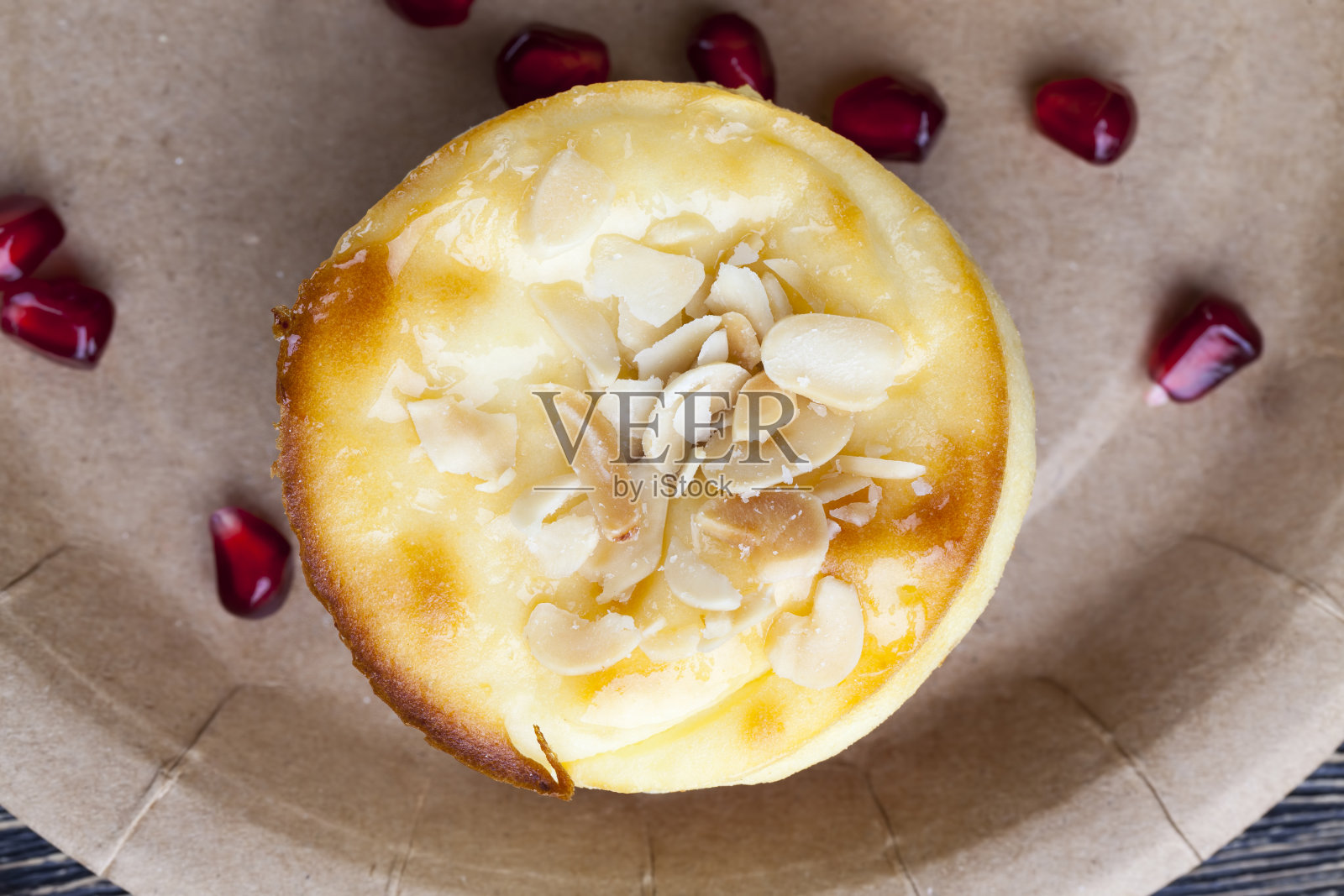 迷你芝士蛋糕加浆果酱照片摄影图片