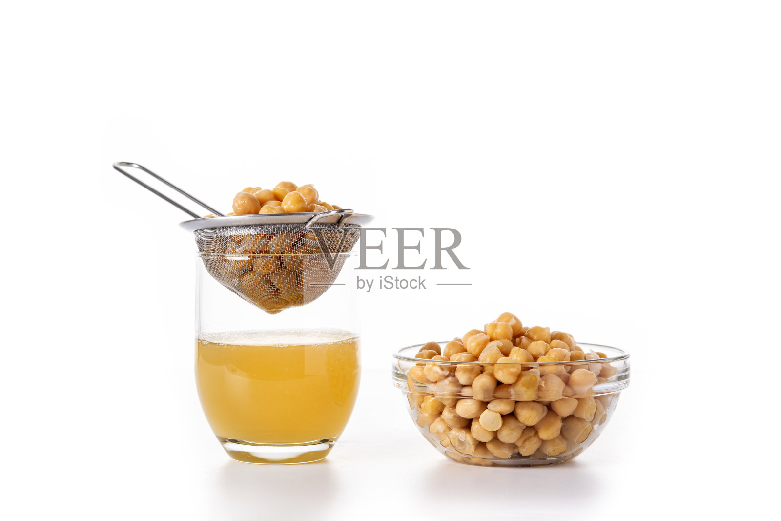 鹰嘴豆水aquafaba照片摄影图片