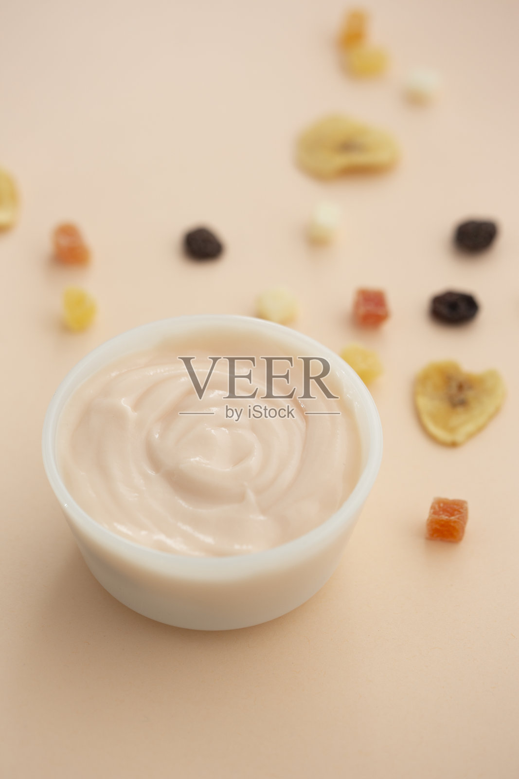 酸奶和坚果照片摄影图片