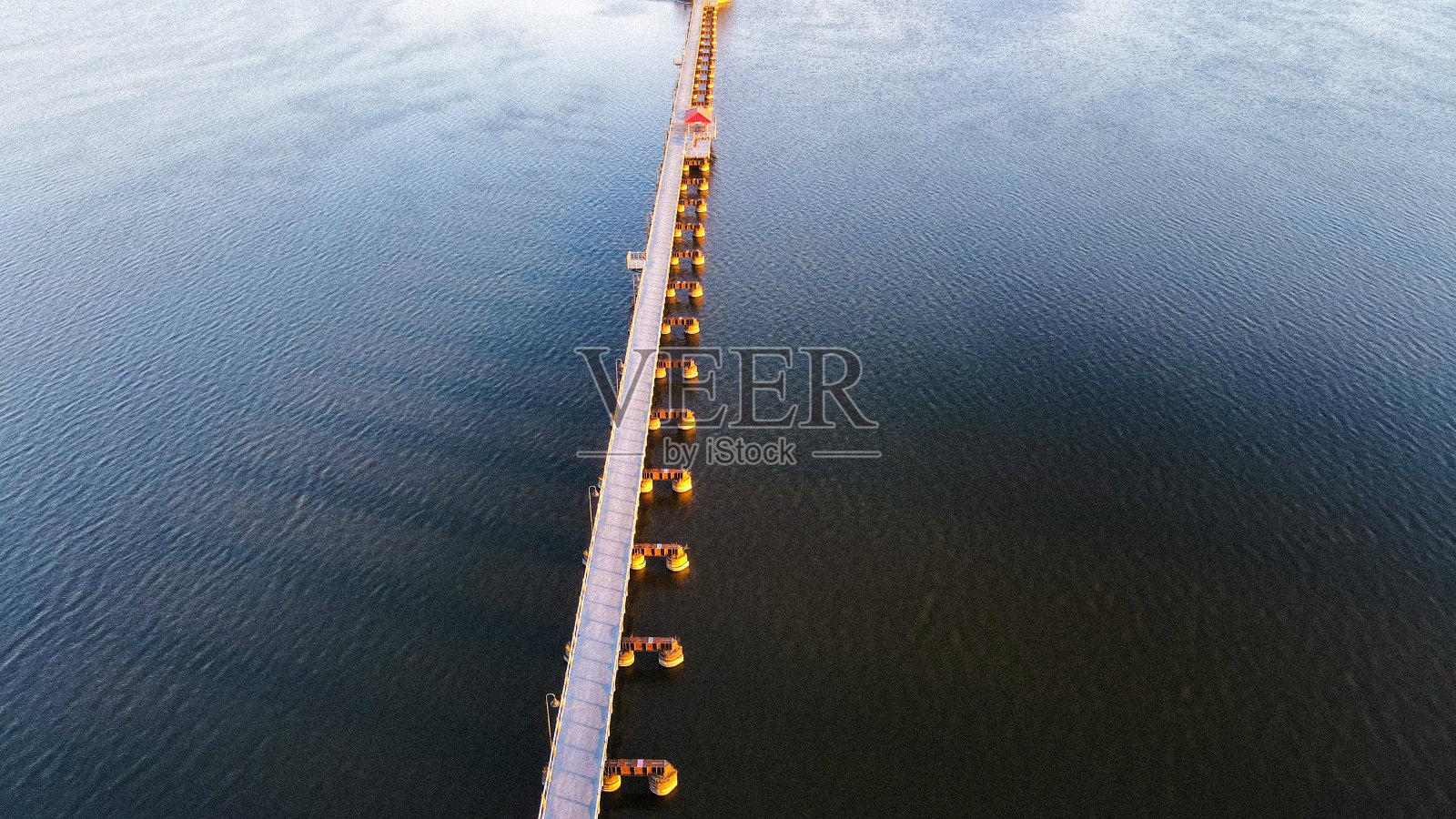 栈桥路照片摄影图片